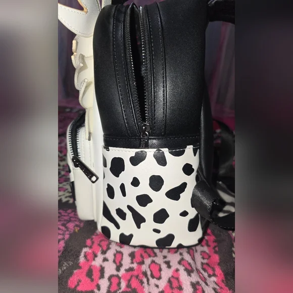 Disney Loungefly Cruella De Vil Backpack - Picture 14 of 16